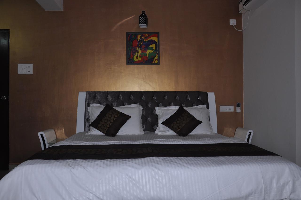 Hotel Dewa Goa Dabolim Extérieur photo